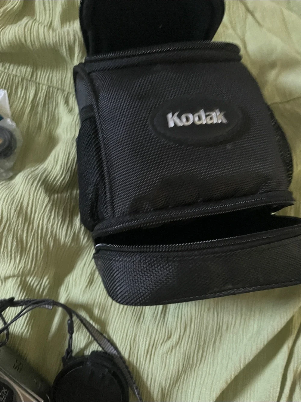 Kodak Silver Compact Digital Camera EasyShare Z740with Black Kodak Carrying Case